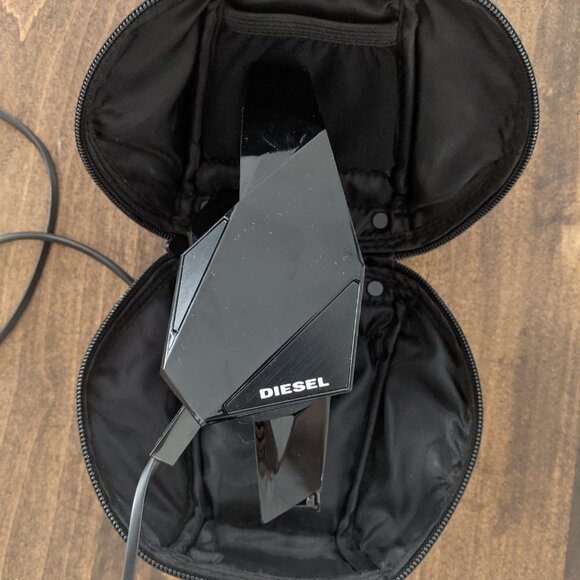 Monster Headphones (Diesel) - Picture 4 of 7